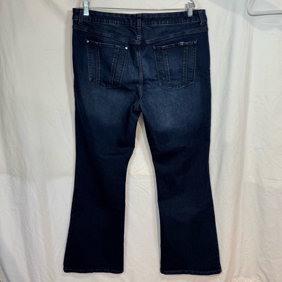 Jennifer Lopez Dark Indigo Bootcut Jeans, 18W, Midrise, Spandex, EUC - Picture 6 of 11